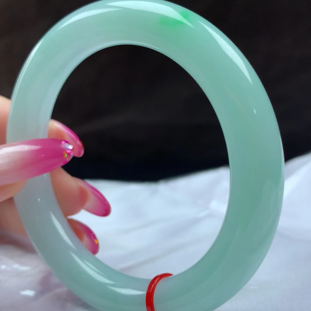 未镶嵌手镯（圆镯）翡翠114136,