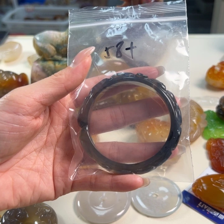 艾***雅玛瑙/玉髓吊坠(不含链)未镶嵌