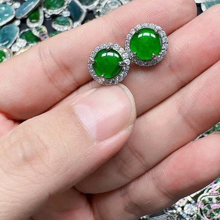 翡翠颈饰未镶嵌天然翡翠A货放漏