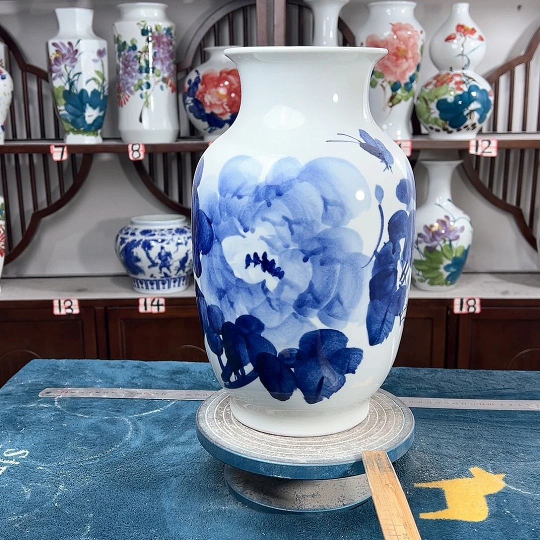 摆件景德镇陶瓷大冬青牡