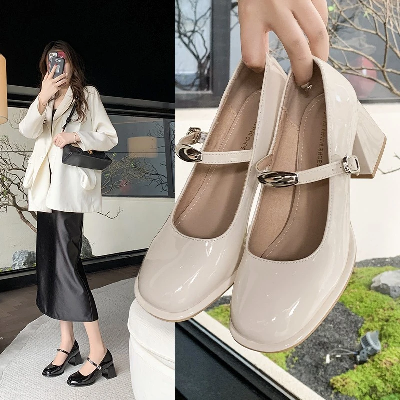 新款2025年春季复古法式浅口粗跟百搭高跟韩版方头软皮一字扣单鞋