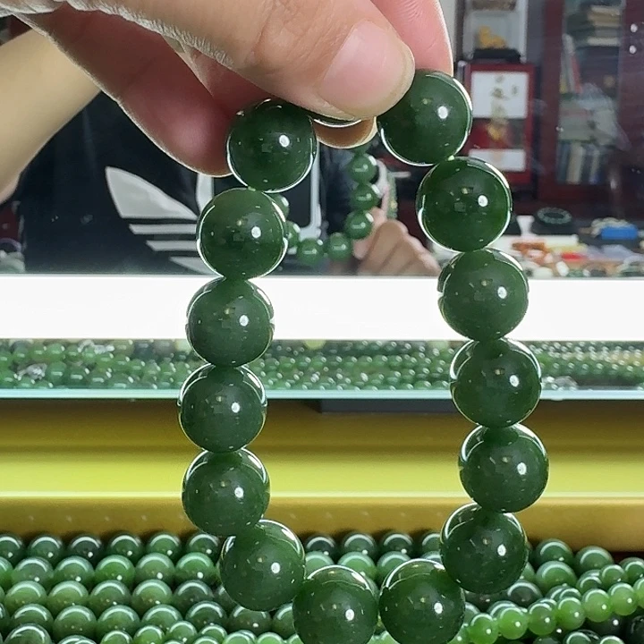 颈饰未镶嵌和田玉俄七阳绿手串卡15