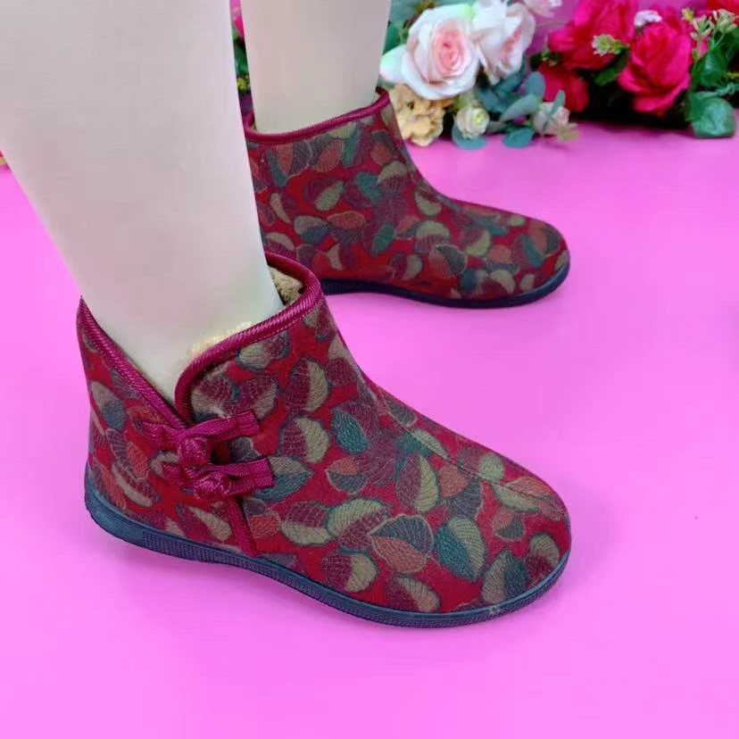 新款老北京平底妈妈棉鞋679