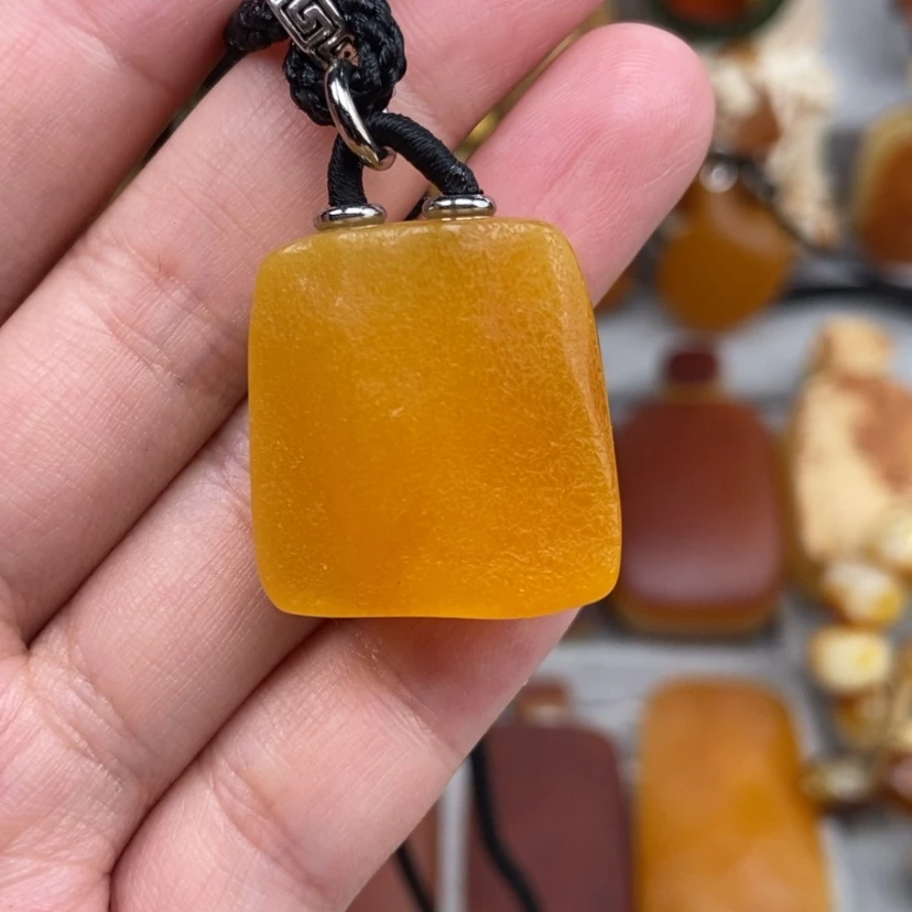 【闪购商品】未镶嵌吊坠(赠链)琥珀