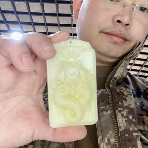 合金蛇纹石玉颈饰