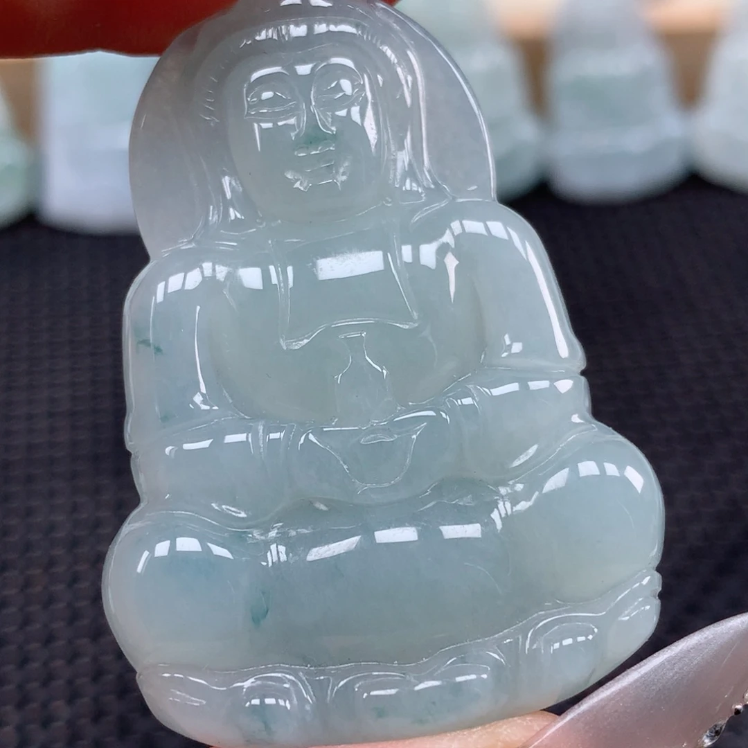 翡翠未镶嵌颈饰观音