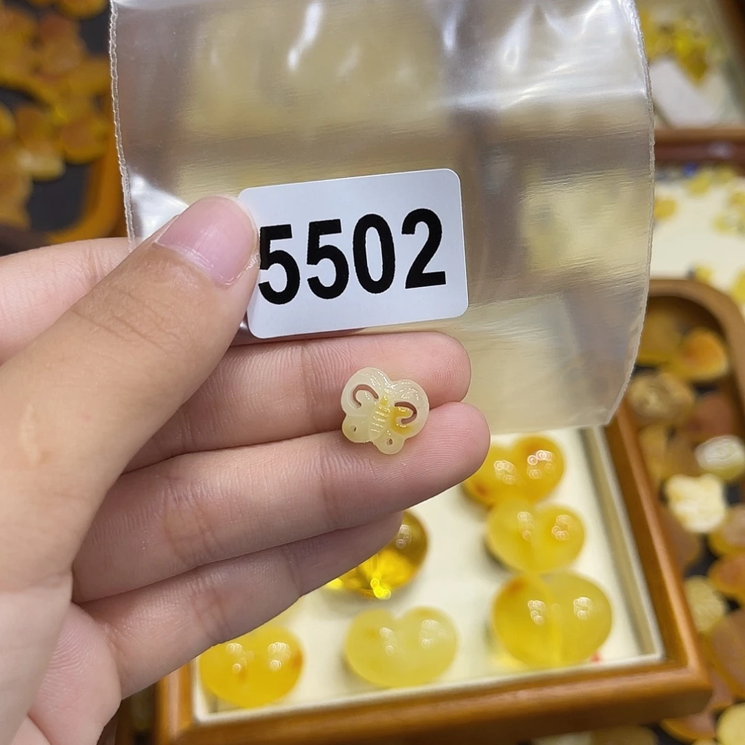 琥珀未镶嵌珠宝奇石