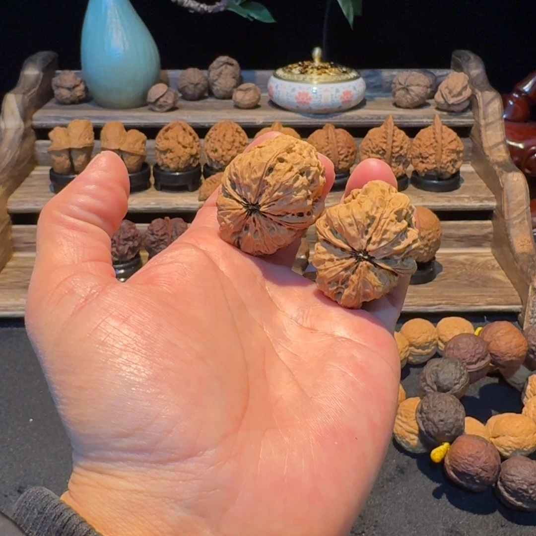 文玩核桃把件云南铁核桃35