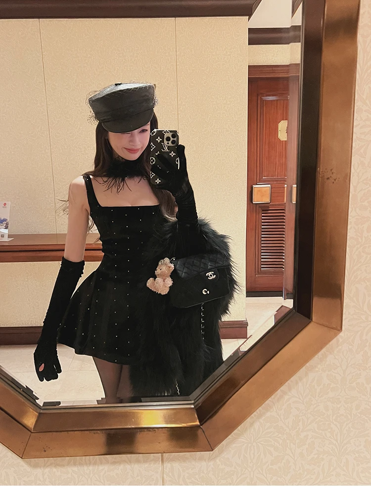 法式纯欲风辣妹性感波点丝绒蓬蓬裙连衣裙气质复古收腰显瘦短裙女