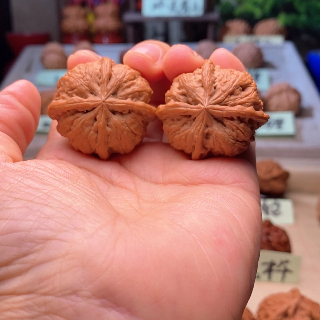 周***得把件文玩核桃雨花石四棱