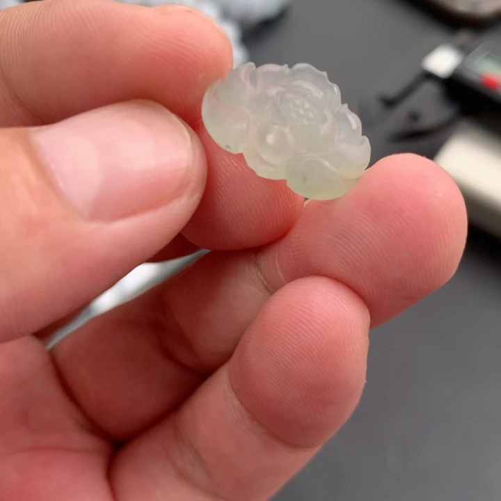 定制翡翠未镶嵌挂件