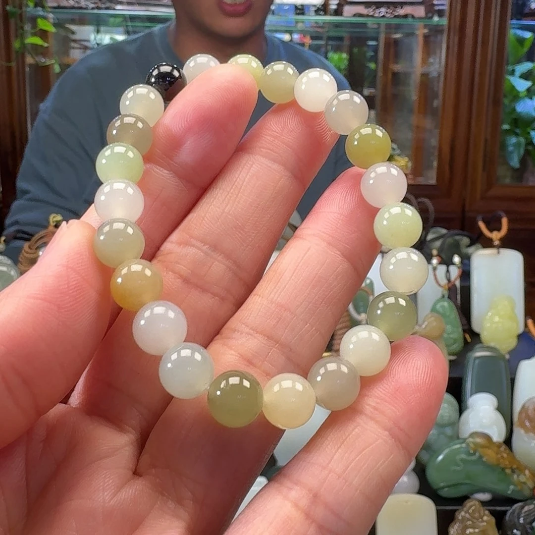 和田玉未镶嵌颈饰胖*牛