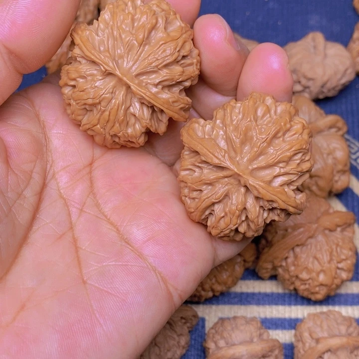 【闪购商品】文玩核桃吊坠盒***生苹果42