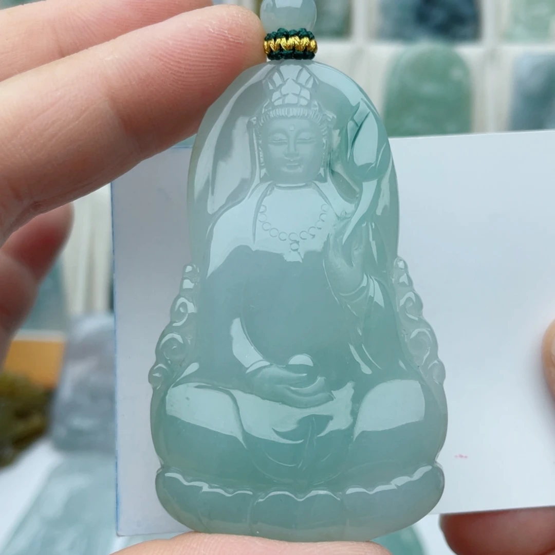 翡翠未镶嵌颈饰素衣观音