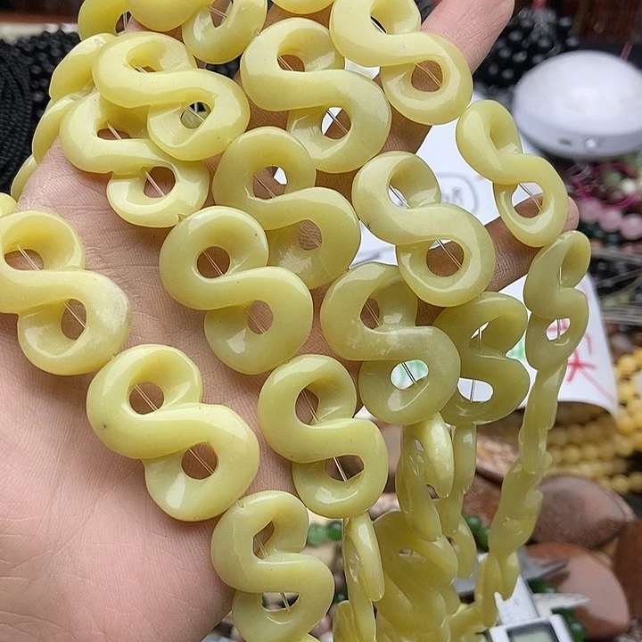 玛瑙/玉髓未镶嵌珠宝半成品一条天然岫玉A185