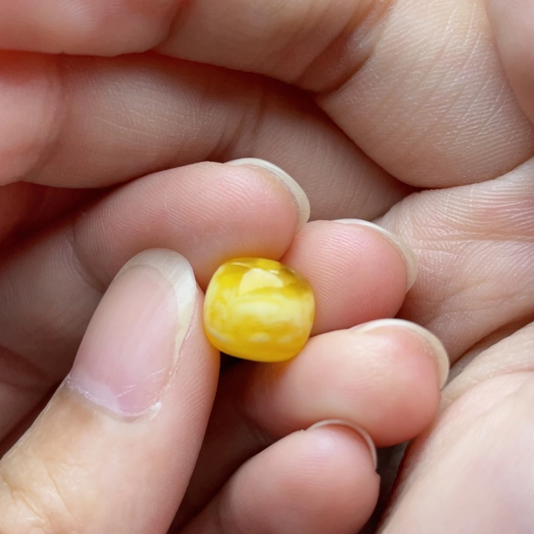 琥珀未镶嵌颈饰金瓷白老型