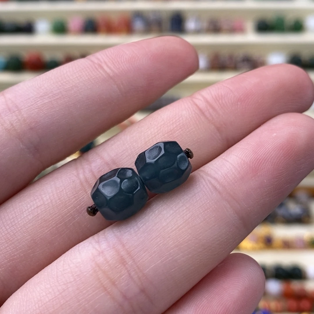 翡翠未镶嵌颈饰对珠