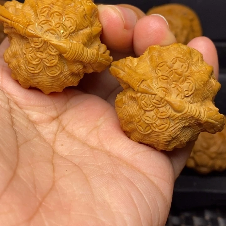 文玩核桃把件吞噬