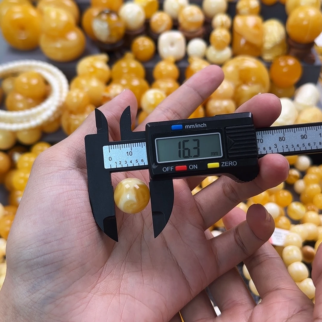 玄***墨琥珀未镶嵌珠宝奇石