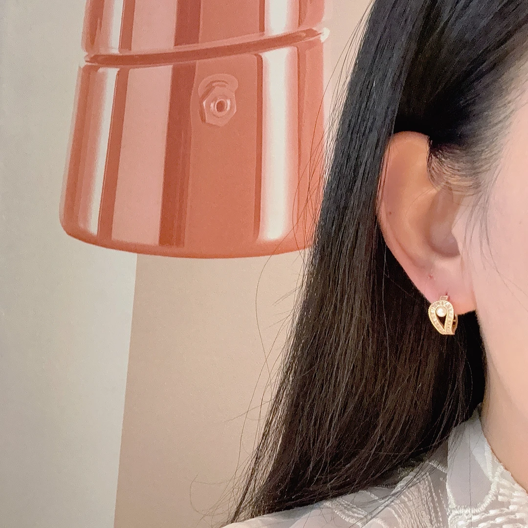 铜合金合成锆石耳饰 简约轻奢时尚个性精致百搭欧美复古小众气质