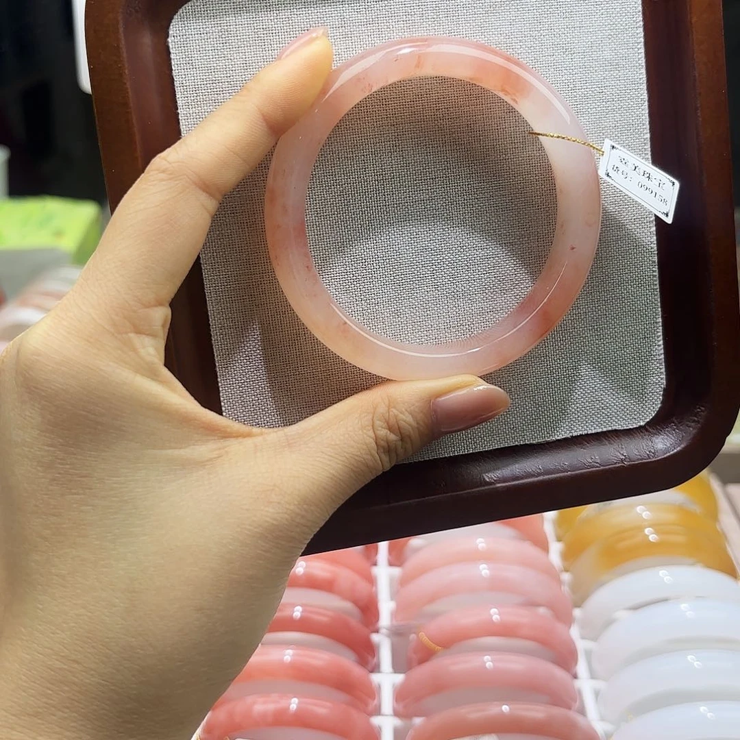 石英质玉未镶嵌手镯