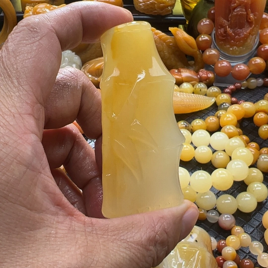 石英质玉未镶嵌颈饰