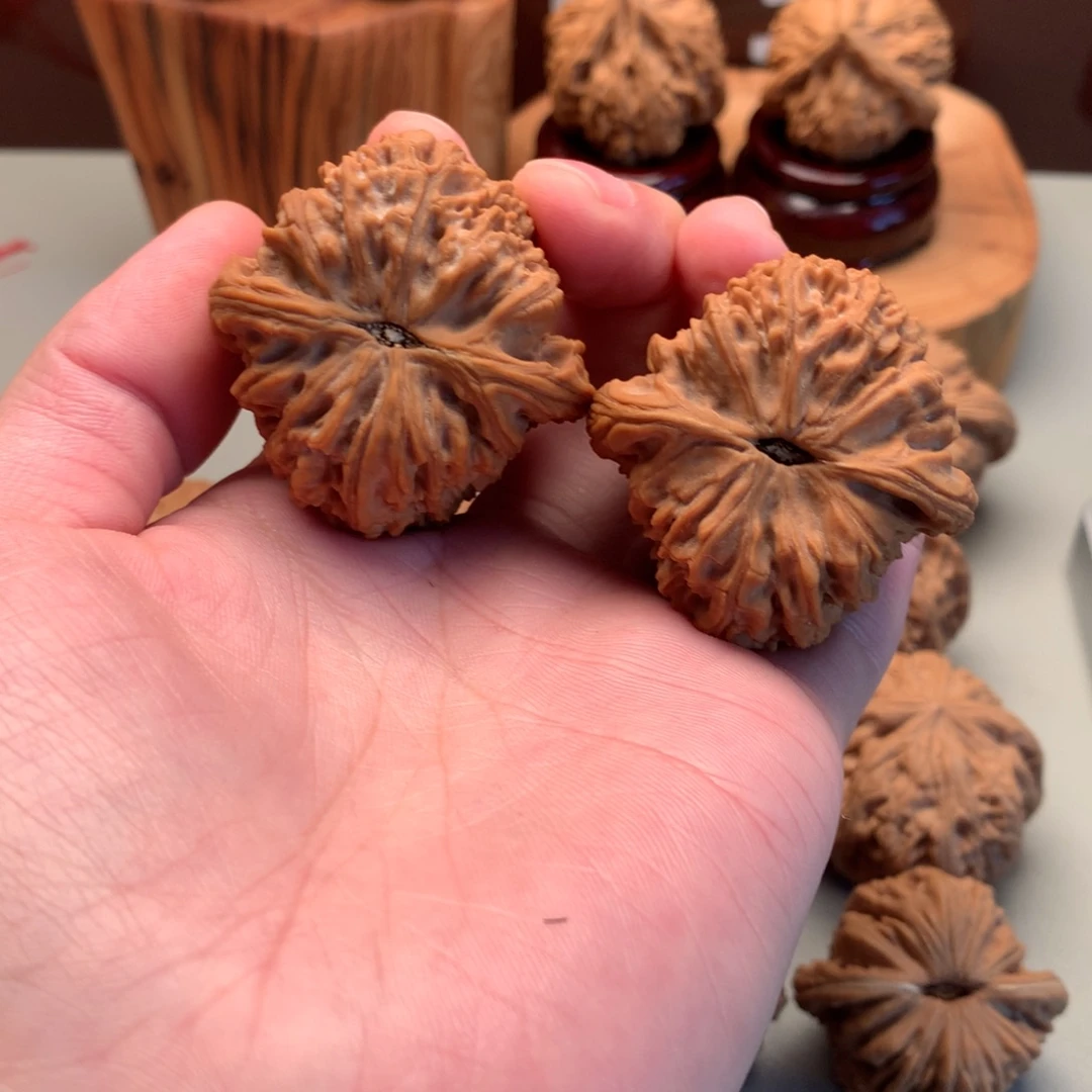 起***睡吊坠文玩核桃精品南疆石