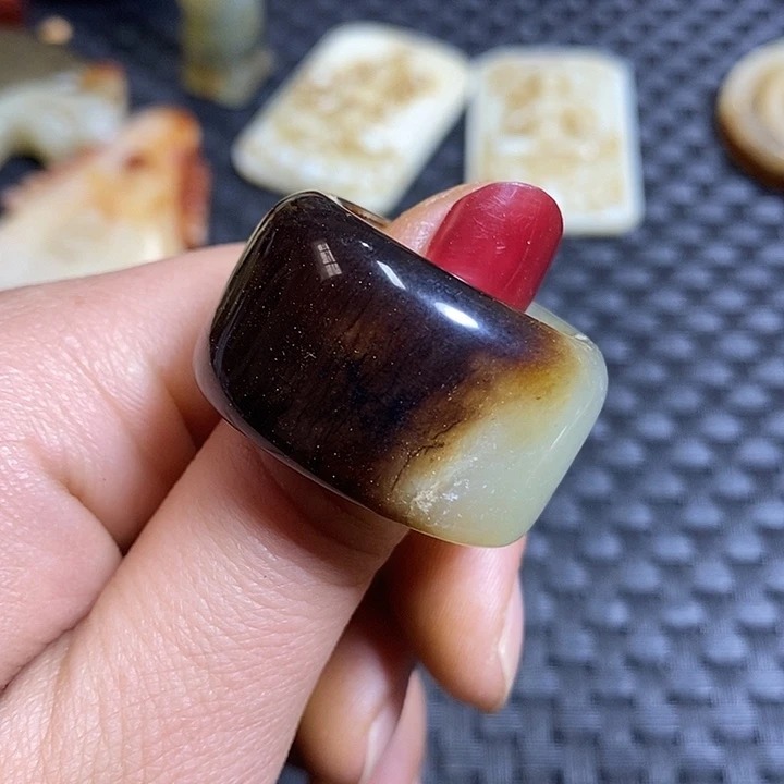 紫金钵盂菩提吊坠坦**荡