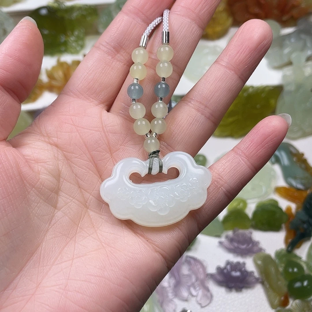 蛇纹石玉未镶嵌颈饰