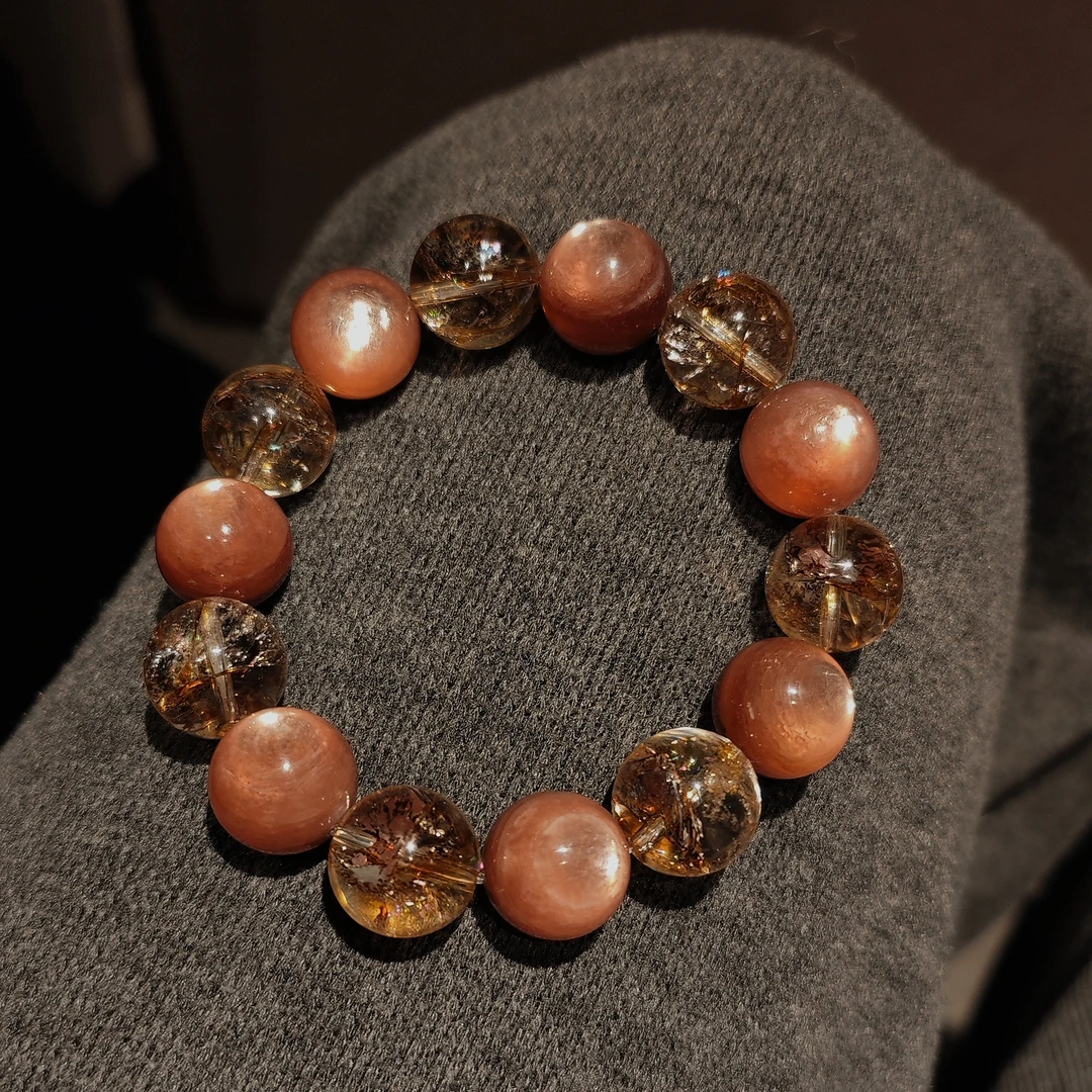 0383 （79拍3)金泊胶花粉里水晶多宝手串（多样性发其一）