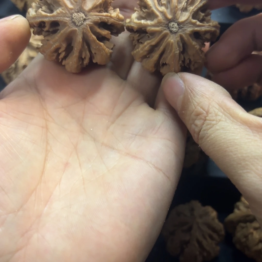 熊***啊吊坠文玩核桃4889999996666