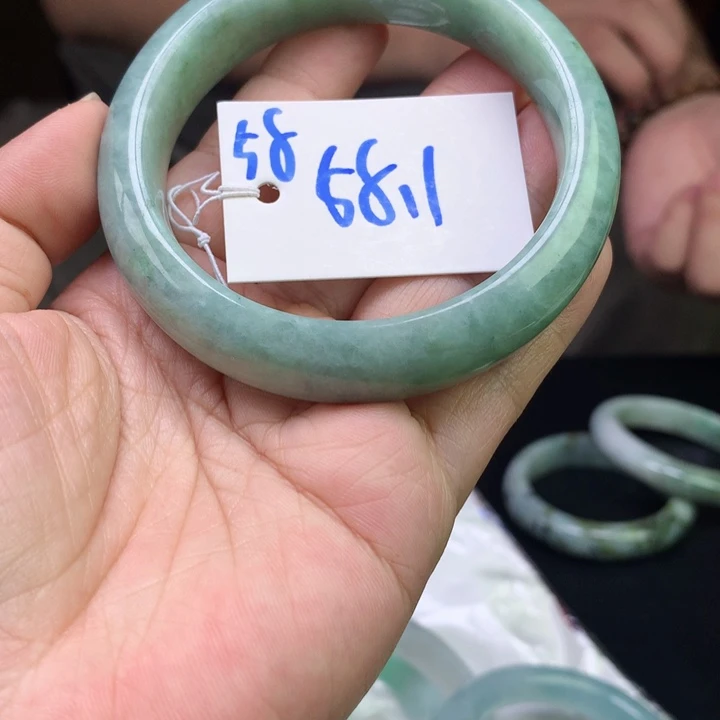 未镶嵌手镯翡翠58