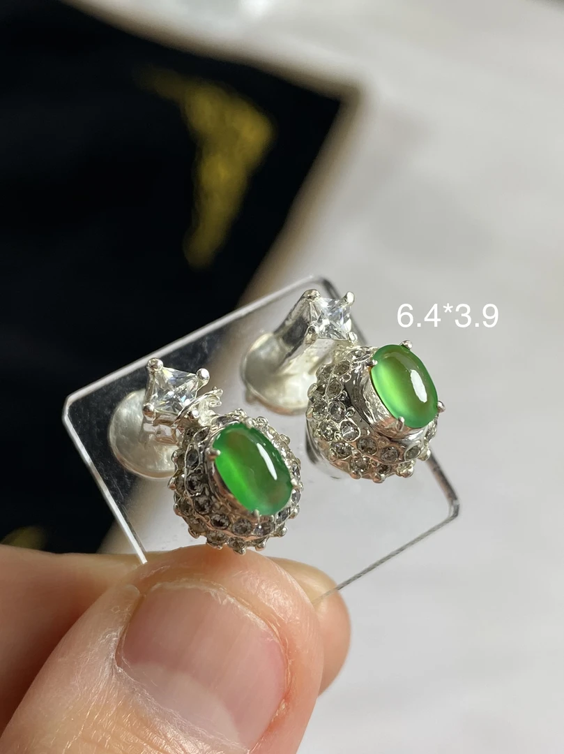 缅甸天然翡翠A货铜托镶嵌