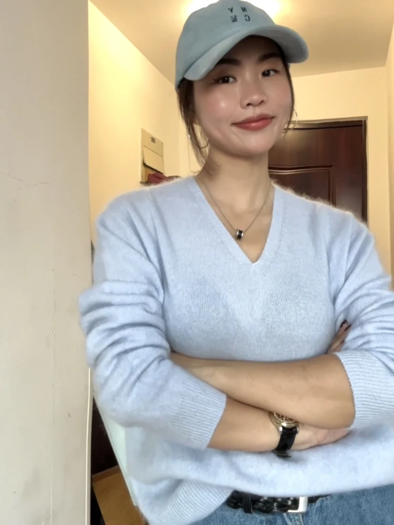 FAZX【大潘工厂】V领羊毛打底白色纯色万针亲肤毛衣
