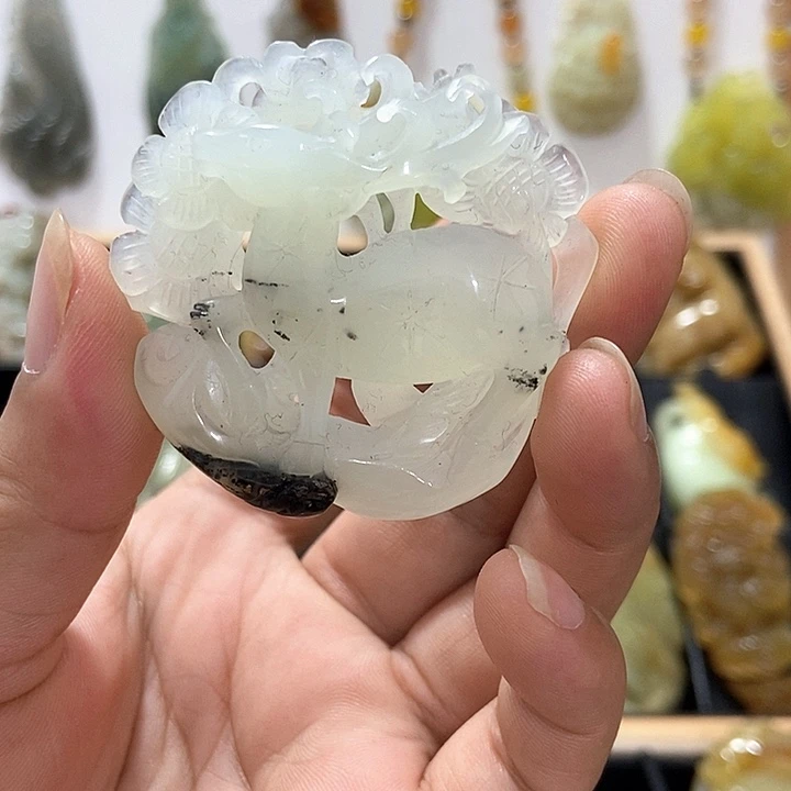 蛇纹石玉未镶嵌挂件