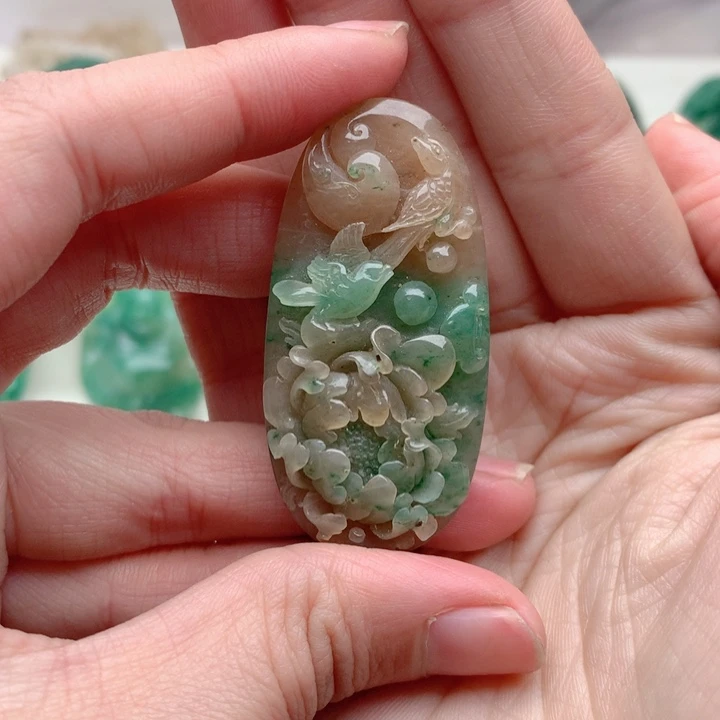 独山玉颈饰未镶嵌