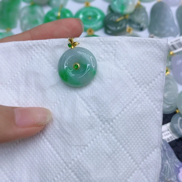 翡翠18K金镶嵌颈饰111111111111