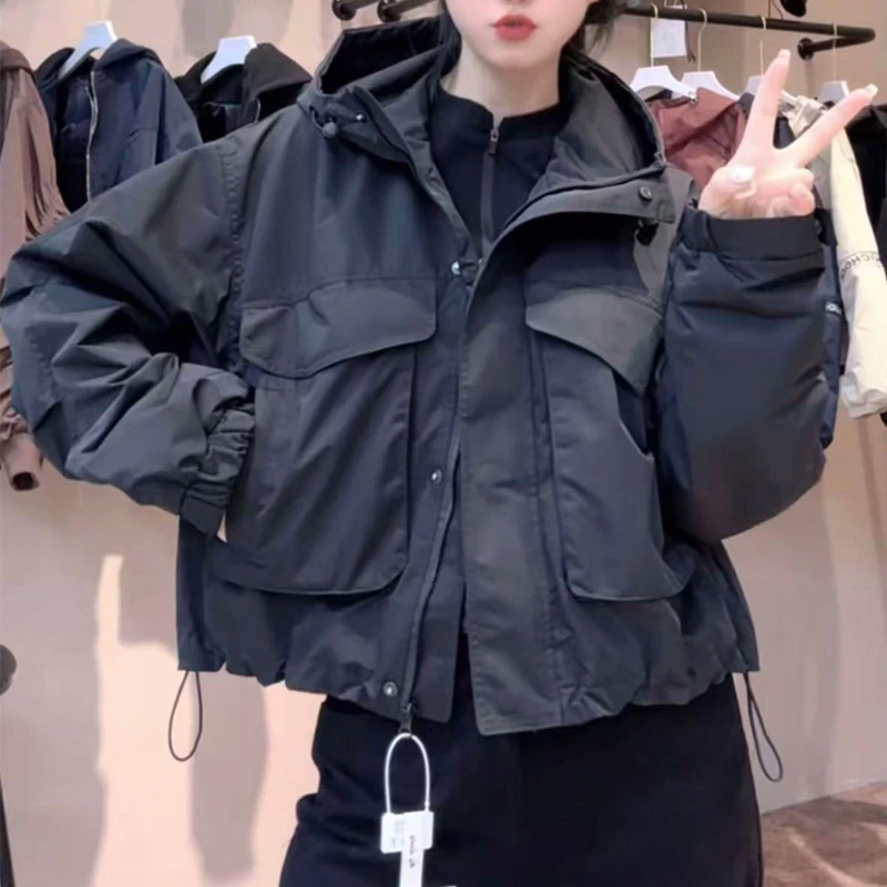 2025春秋新款宽松连帽短款冲锋衣外套女韩版休闲上衣时尚百搭夹克