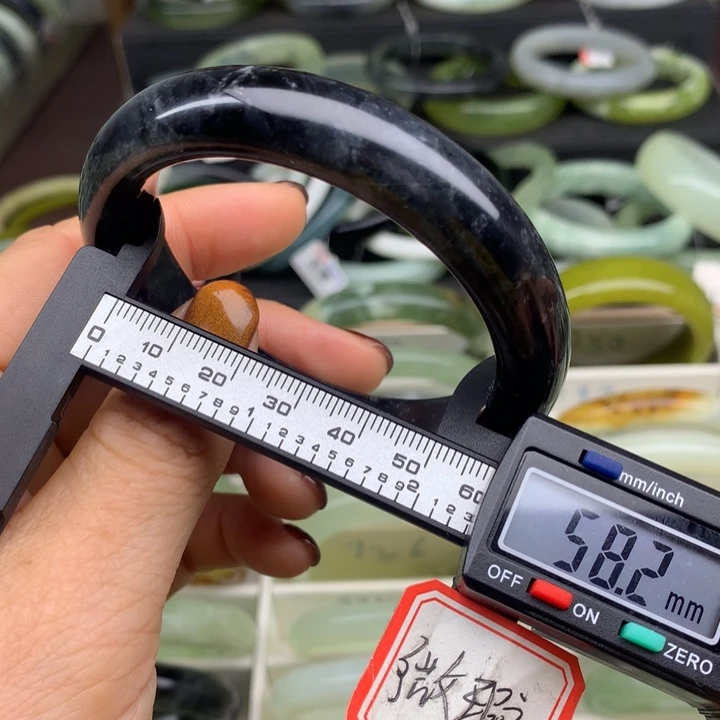 蛇纹石玉未镶嵌手镯749