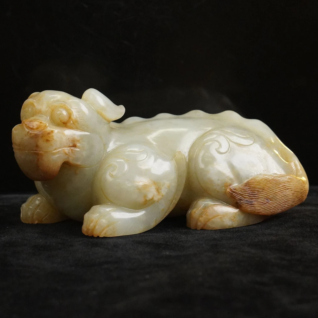 【明】白玉瑞兽摆件（高5.6cm宽12.8cm重564g）