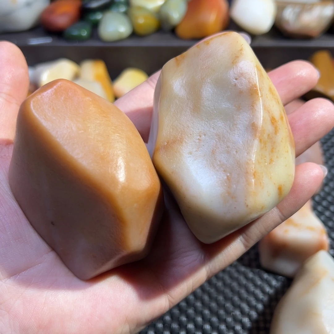 鑫**饰静辉品石金丝玉原石