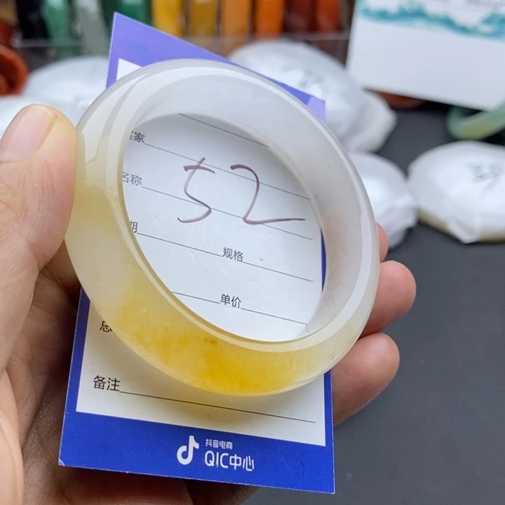 未镶嵌手镯石英质玉
