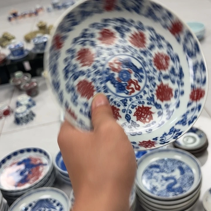 瓷片釉里红缠枝莲大胡乘景德镇