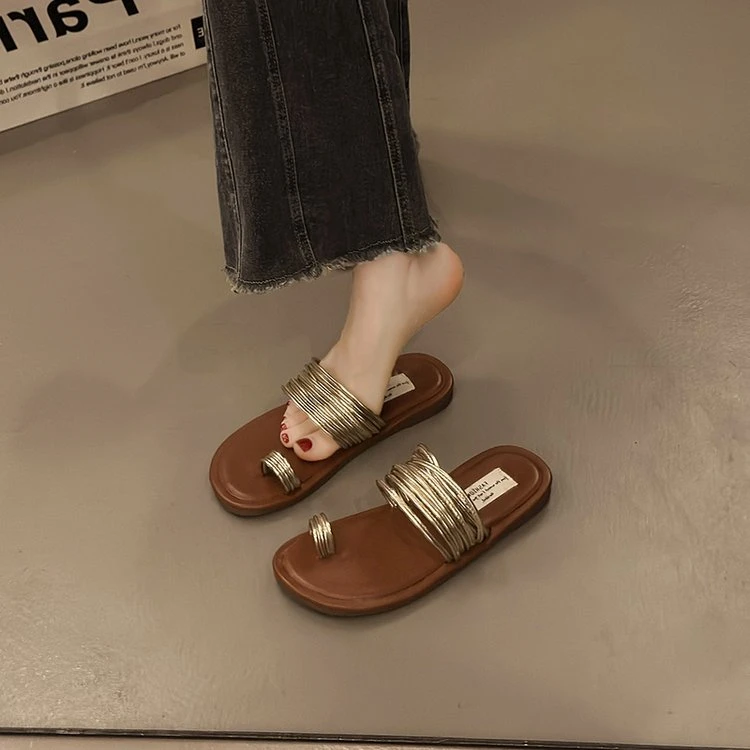 小众设计感套脚趾凉拖鞋女夏外穿2025新款配裙子海边平底罗马凉鞋