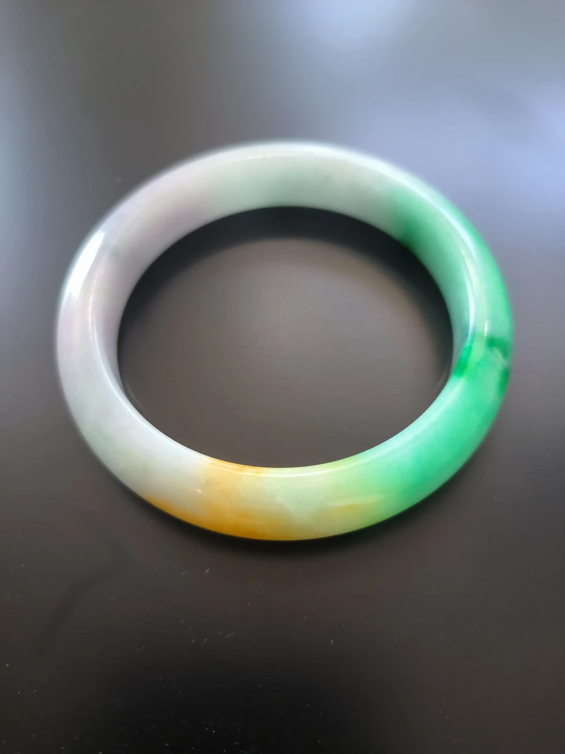 1606号-精品春彩黄加绿正圈手镯