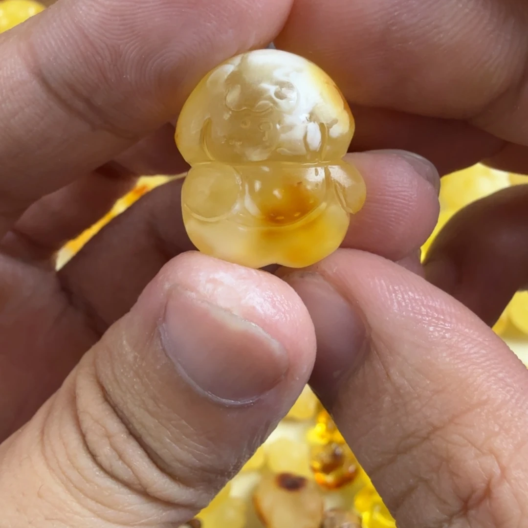 琥珀未镶嵌珠宝奇石