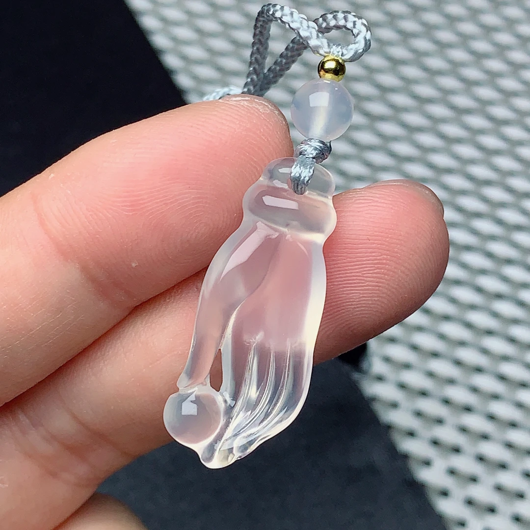 天然玛瑙白冰佛手吊坠掌上明珠玉石挂件31.5/13/6.2mm