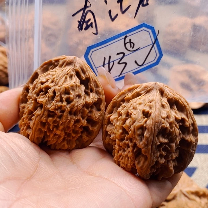 把件文玩核桃南江石