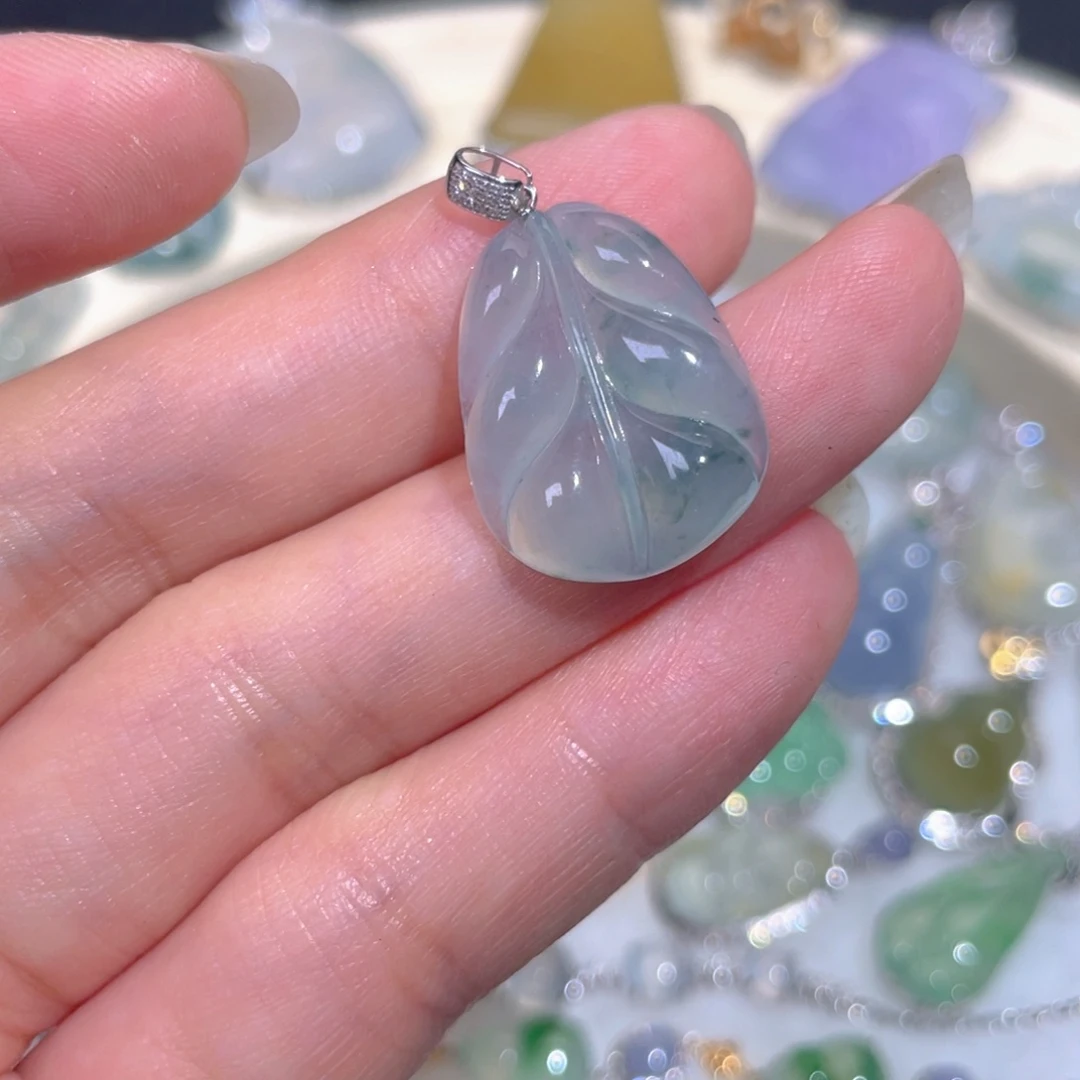 颈饰18K金镶嵌翡翠翡翠