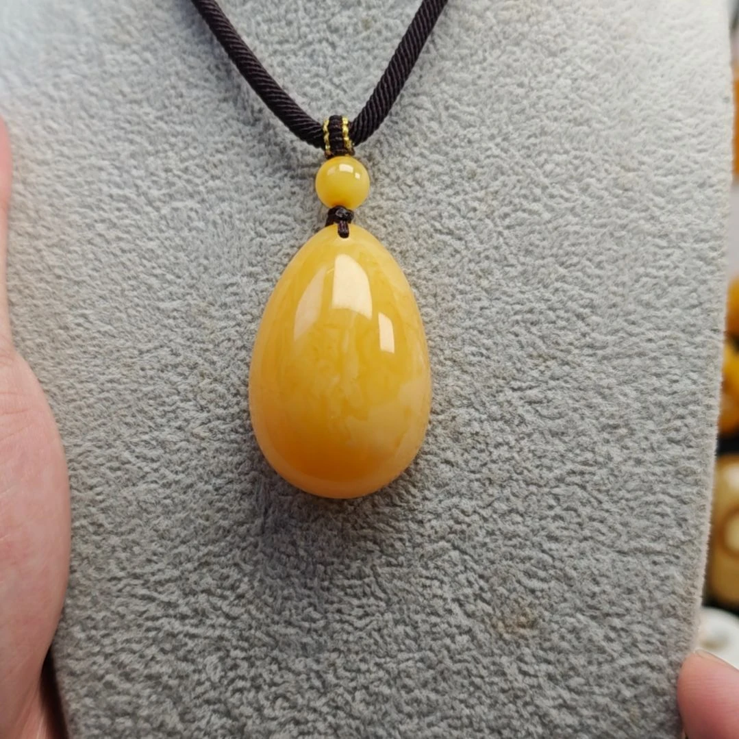 未镶嵌吊坠(赠链)蜜蜡水滴吊坠